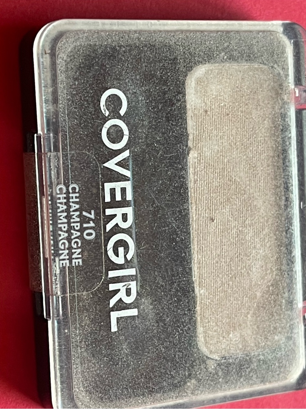 CoverGirl Eyeshadow Eye Shadow   #710 Champagne - NEW Sealed cracked corner